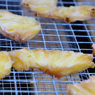 pineapple drying in solar dryer